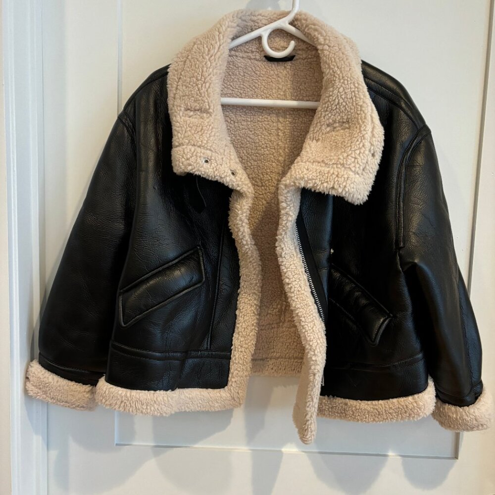 COMMENSE Women's Faux Leather Shearling Bomber Jacket - Size M - Picture 4 of 5